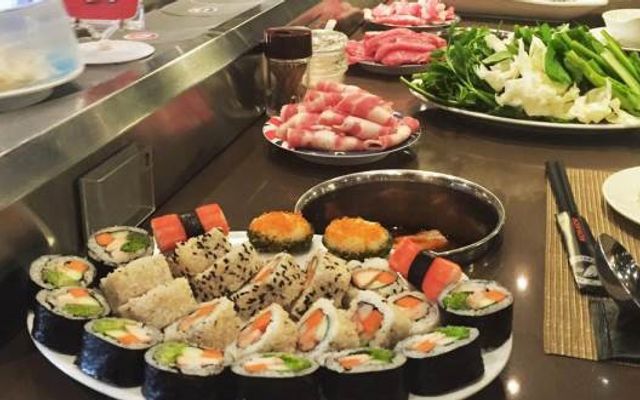 Kichi Kichi Lẩu Băng Chuyền - Savico Long Biên